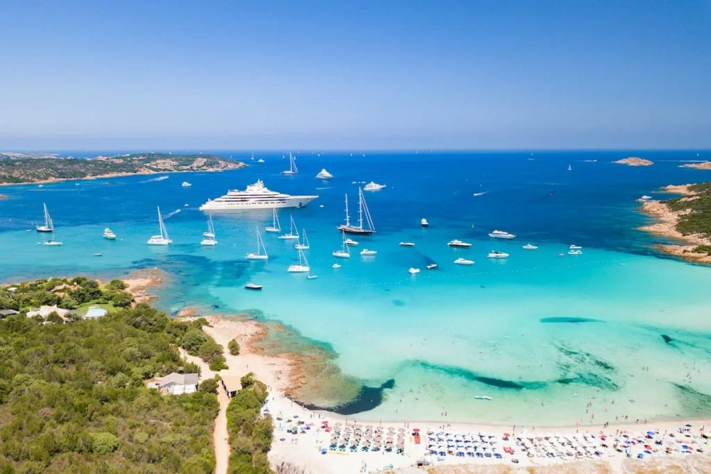 Spiaggia-del-Grande-Pevero-Costa-Smeralda-Sardinia-1024x683.webp